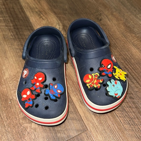 Crocs Kids Blue, White and Red size 9C with charms EEUC - Picture 1 of 4